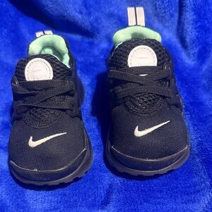Nike Presto Kids Black Sneakers